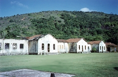  Humberto Perina - Ruinas do antigo presidio da Ilha Anchieta, parte da histria